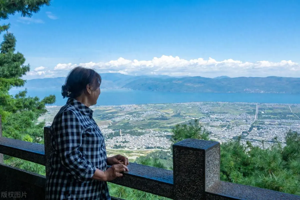 出去如何挣钱_出来赚钱的说说_挣钱出去吃饭消费正常吗