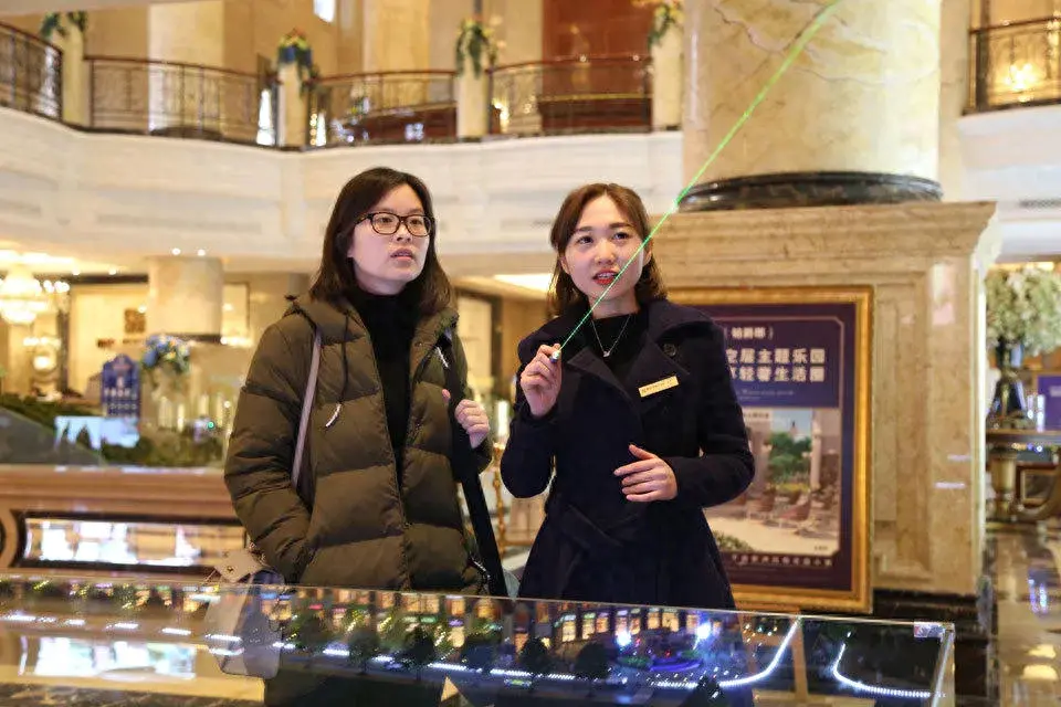 B照如何挣钱_挣钱照顾不了孩子的说说_挣钱照顾不了小孩的心酸说说