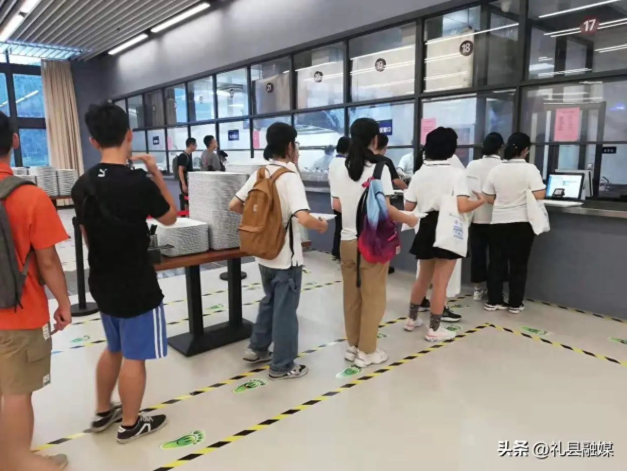 如何在校挣钱_在校学生赚钱的门路_在学校挣钱的门路