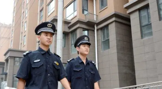 小区保安公司如何挣钱_小区做保安怎么赚外快_挣钱保安小区公司能赚钱吗