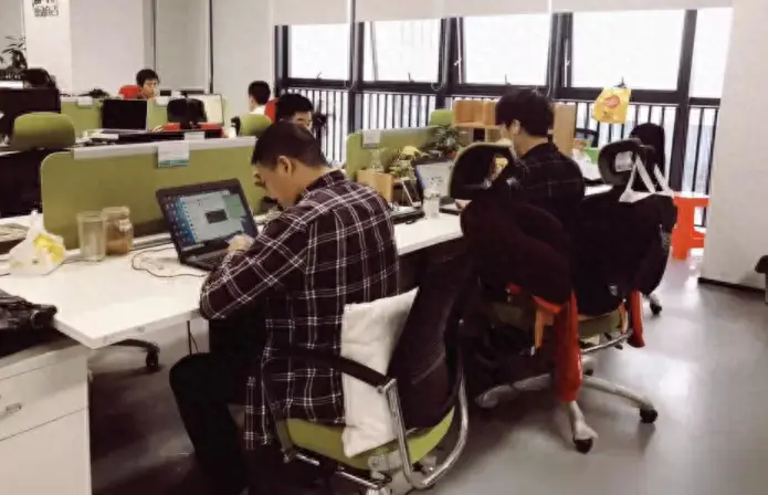挣钱毕业之后怎么办_毕业之后如何挣钱_毕业赚钱了要给钱给父母吗