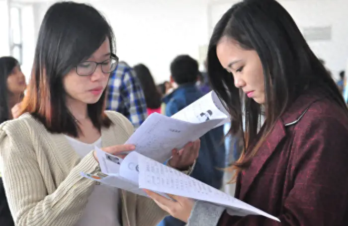 毕业赚钱了要给钱给父母吗_毕业之后如何挣钱_挣钱毕业之后怎么办
