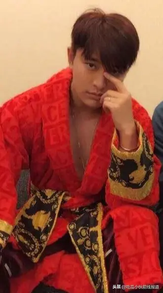 李小璐卖货赚多少钱_李小璐赚钱副业是真的吗_李小璐副业赚钱吗
