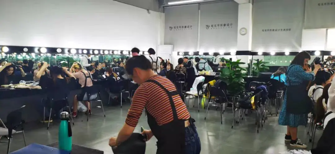如何做主播挣钱_主播赚什么钱_做主播赚钱