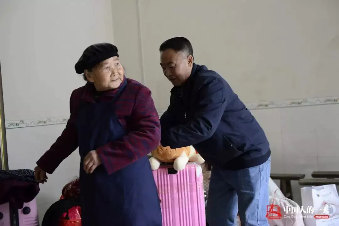 挣钱过年回家的说说_挣钱过年回家文案_过年回家如何挣钱