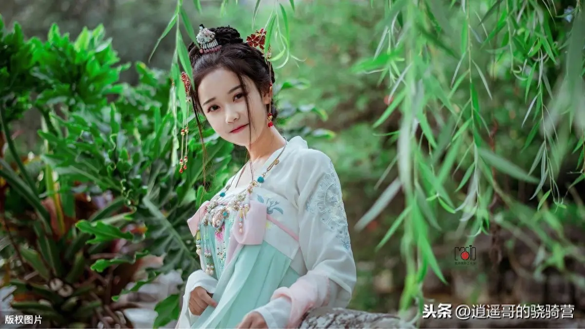 服装人副业赚钱_服装赚钱的门道_做服装赚钱