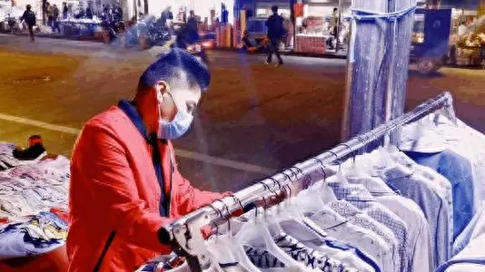上班族干什么副业赚钱_副业地摊赚钱方法_男朋友干什么副业赚钱