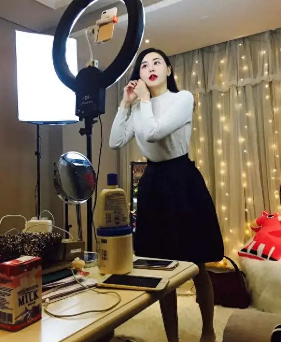 靠手机赚钱的最新机会_如何靠手机挣钱_靠手机赚快钱的路子