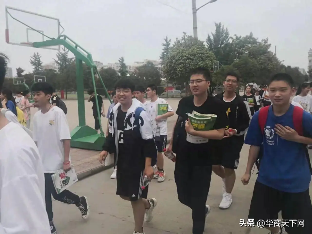 学赚钱的本事读什么书_学者如何挣钱_“挣钱”