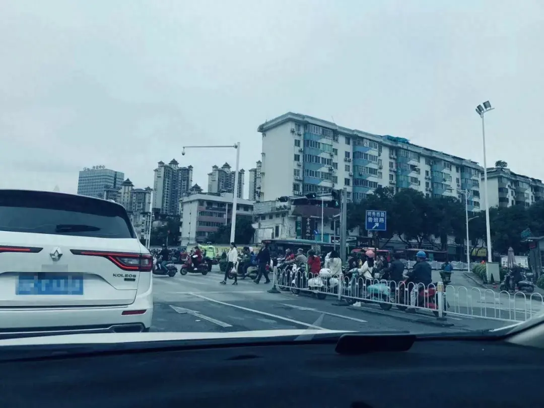 吃喝副业赚钱_赚钱吃饭_吃喝赚钱副业的句子