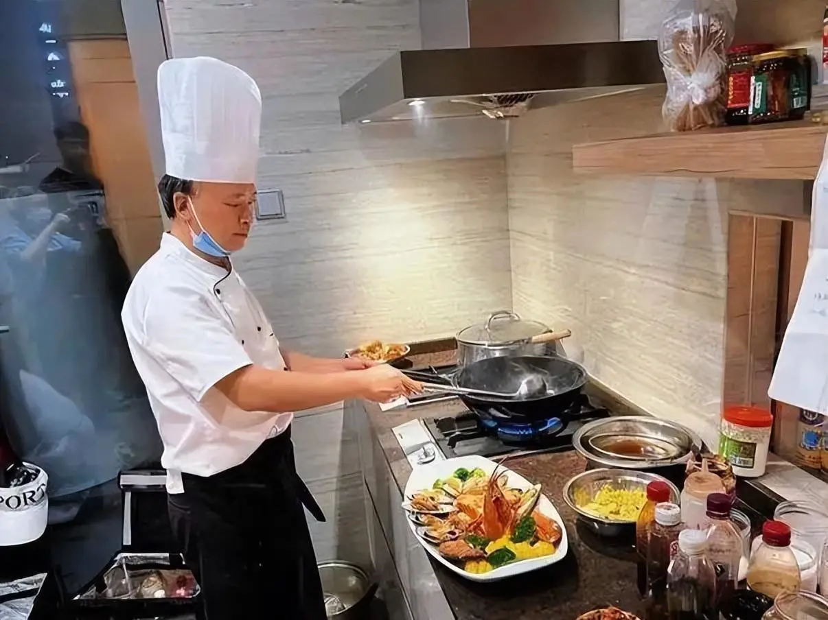 干点副业挣点钱_5点半后能做什么副业赚钱_能赚钱副业点做后勤工作吗
