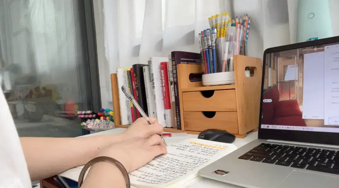 十五岁孩子做什么副业赚钱_挣小孩钱做什么生意_做什么适合赚小孩的钱