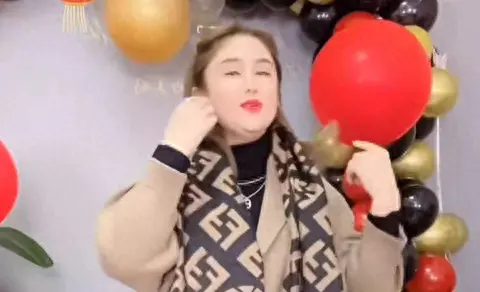 徒弟赚钱副业怎么做_徒弟副业赚钱_徒弟赚钱得给师父60%