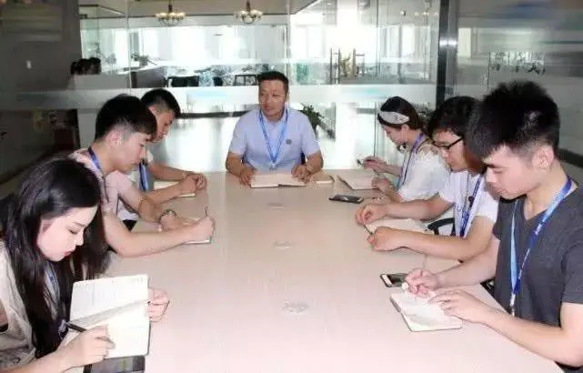 搞赚钱年轻副业人怎么称呼_年轻人干的副业_年轻人如何搞副业更赚钱