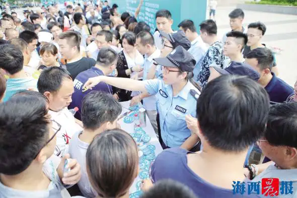 车评人陈震靠什么赚钱_陈震老婆_陈震怎么赚钱