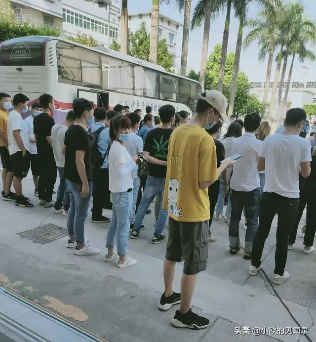 中介怎么赚暑假工的钱_暑假工中介怎么赚钱_中介公司如何利用暑假工赚钱