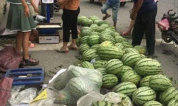 怎么卖水果巧赚钱_卖水果的怎么赚钱_卖水果怎么盈利